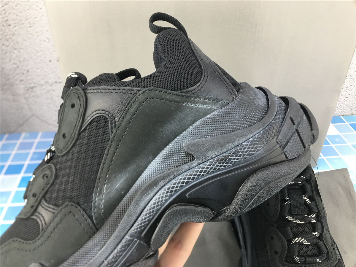 G5 Batch Balenciaga Triple S Black 172342M237002